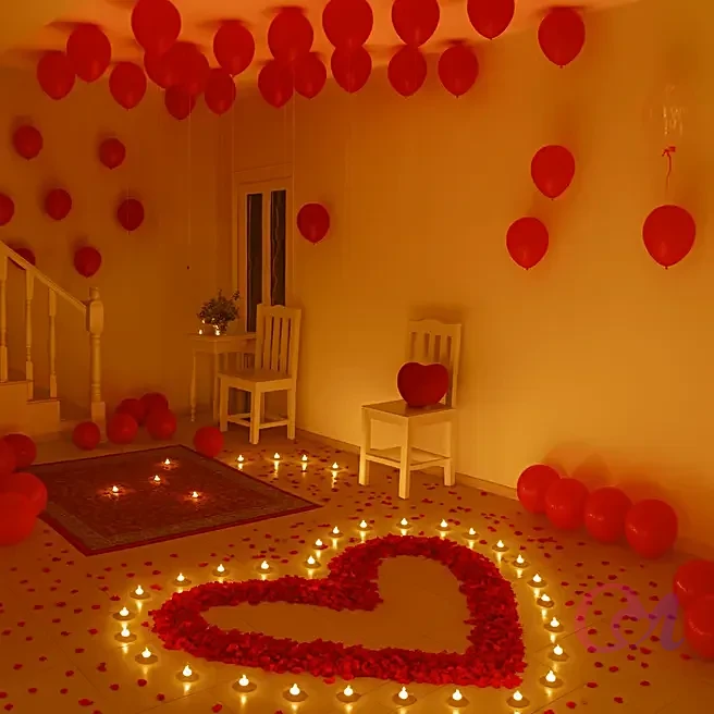 Candles & flower petals decoration